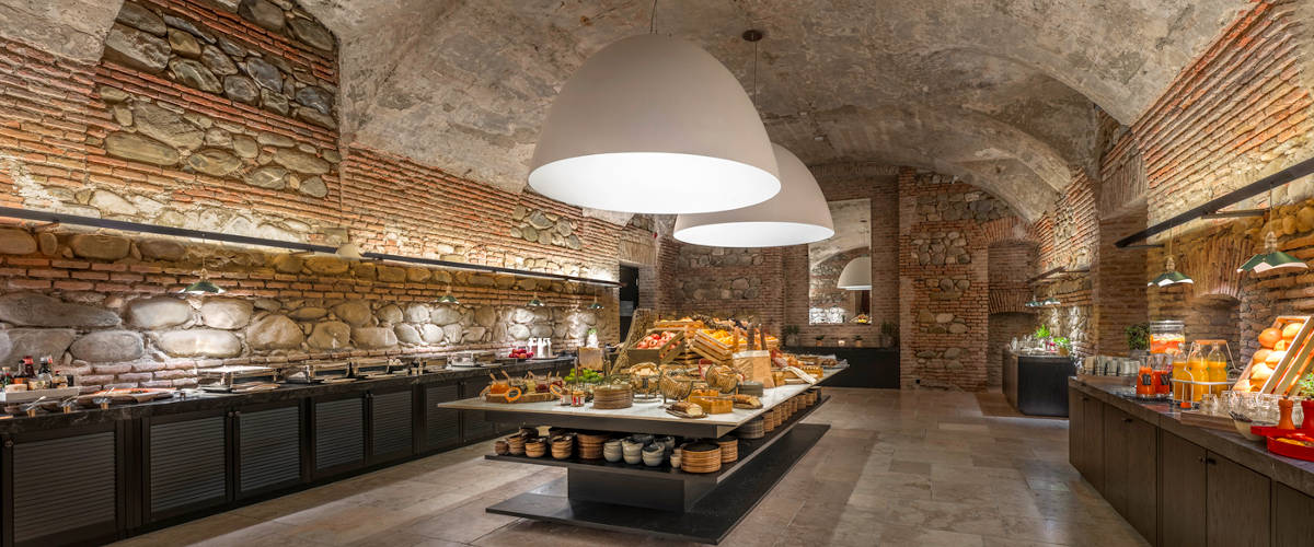 Tsinandali_BuffetTomVack1200-500